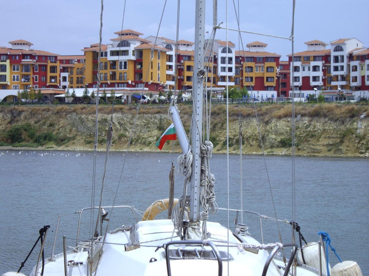 Apartment Studio Deluxe Marina Cape 4 Stars Resort 33 5 Aheloy Esterno foto