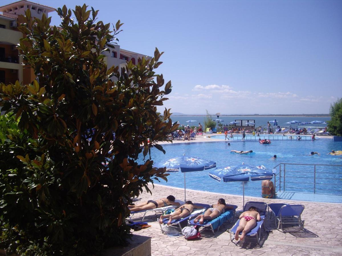 Apartment Studio Deluxe Marina Cape 4 Stars Resort 33 5 Aheloy Esterno foto