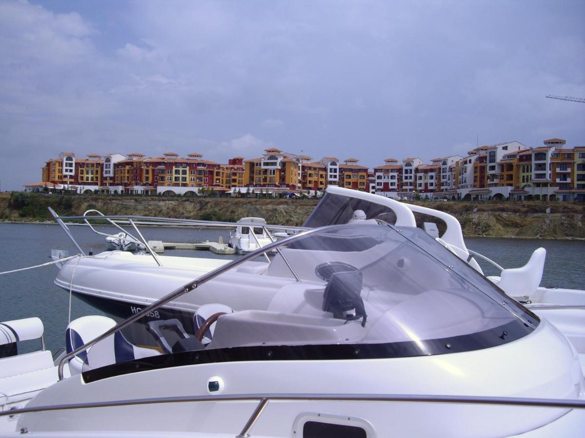 Apartment Studio Deluxe Marina Cape 4 Stars Resort 33 5 Aheloy Esterno foto